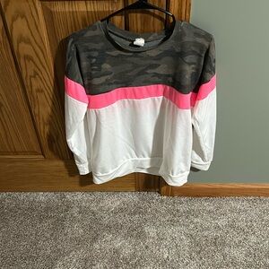 7th Ray Women’s top.  Size Small.